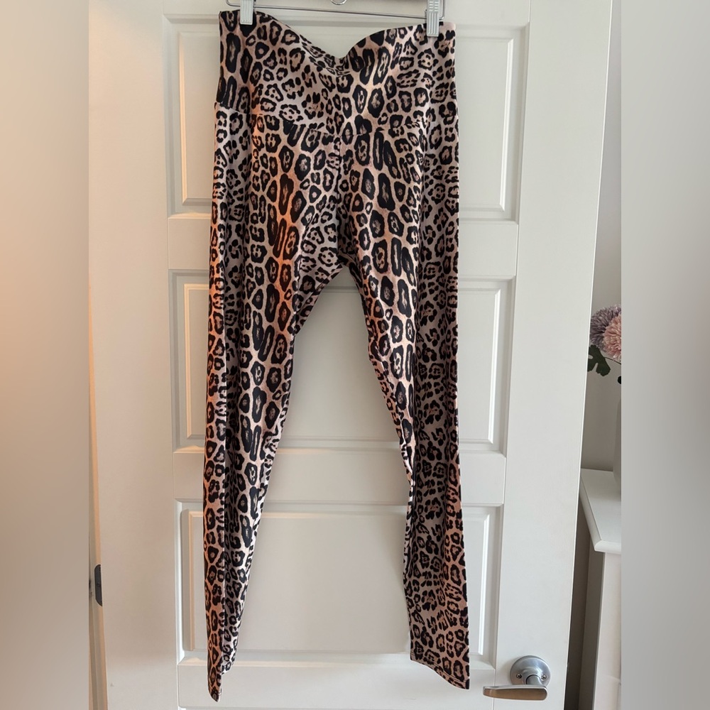 PRE-OWNED Onzie High Rise Legging | Leopard | M/L